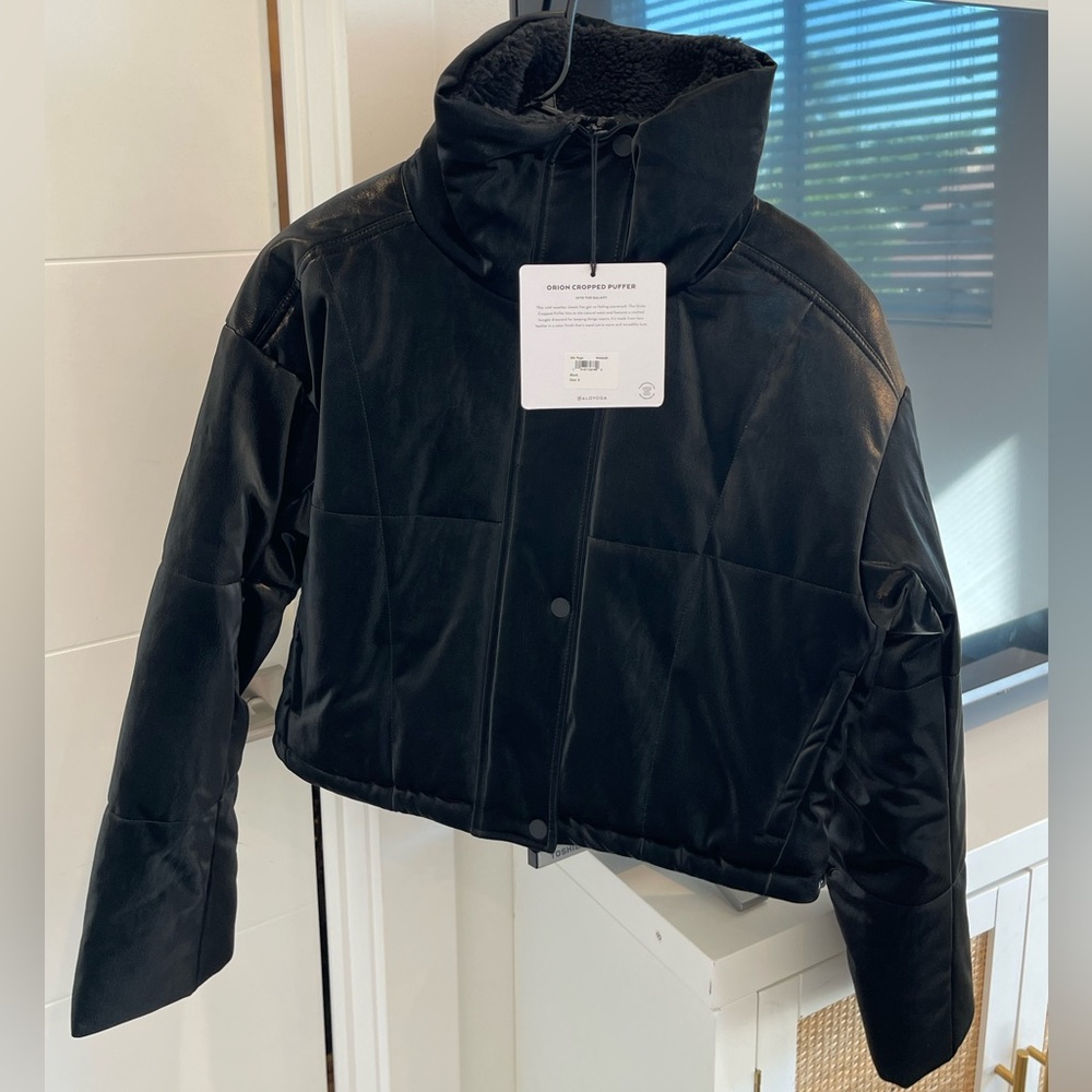 ALO Yoga Black Orion Cropped Puffer size S rare item
